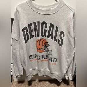 Abercrombie & Fitch NFL White Sweatshirt